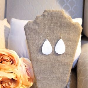 Pebbled foam light weight dangle earrings